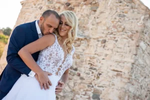 νυφικά με δαντέλα