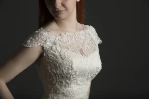 νυφικά με δαντέλα