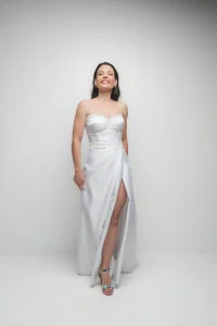 απλά νυφικά